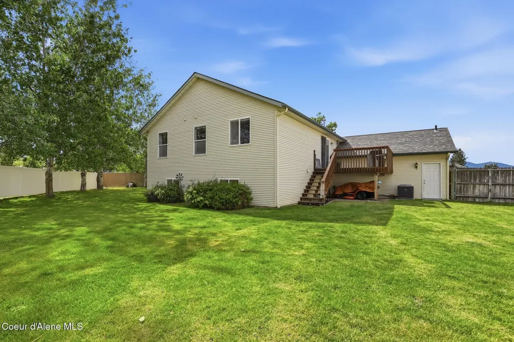 8814 N Torrey Lane Hayden ID 83835