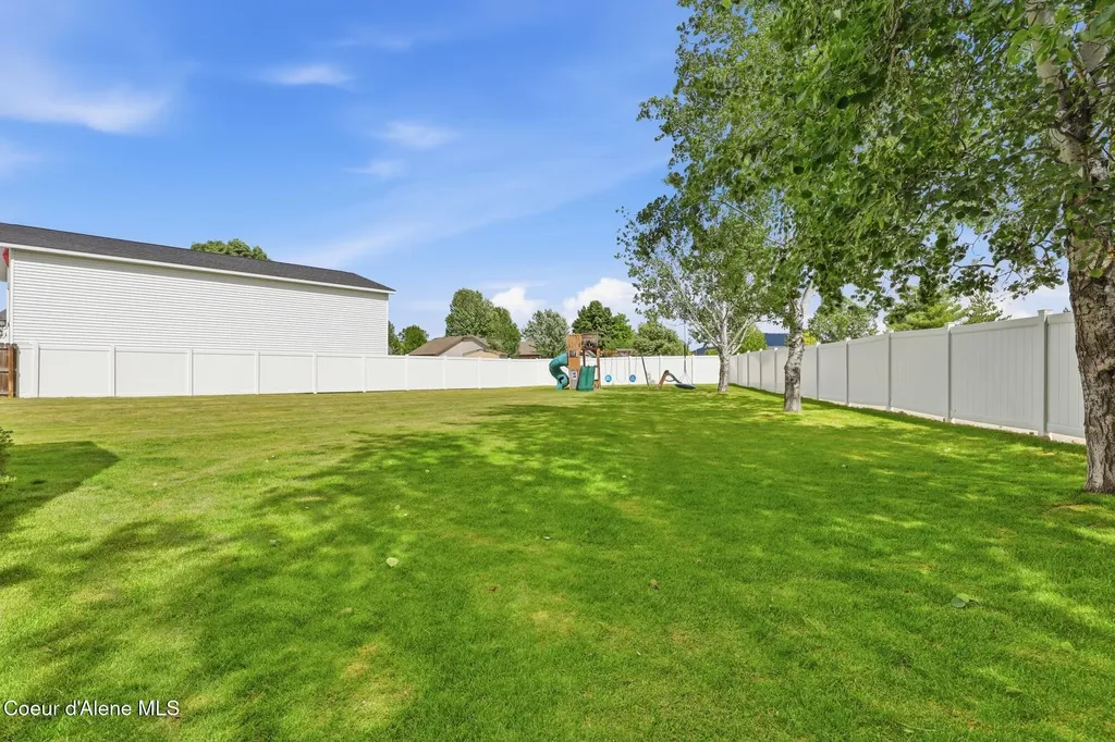 8814 N Torrey Lane Hayden ID 83835