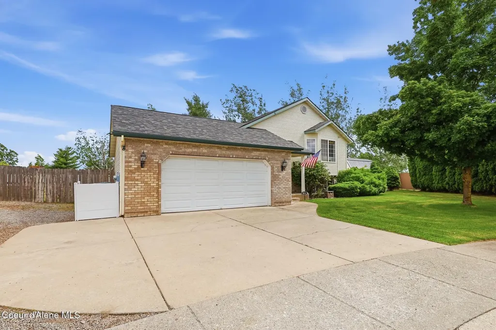 8814 N Torrey Lane Hayden ID 83835