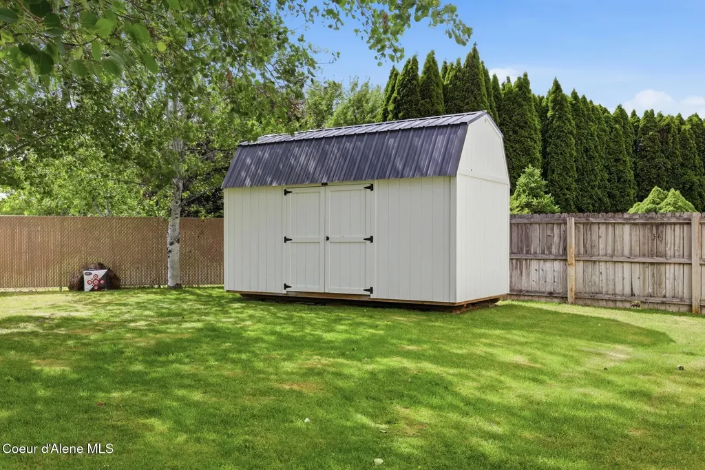 8814 N Torrey Lane Hayden ID 83835