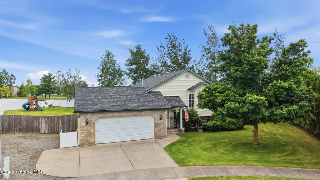8814 N Torrey Lane Hayden ID 83835