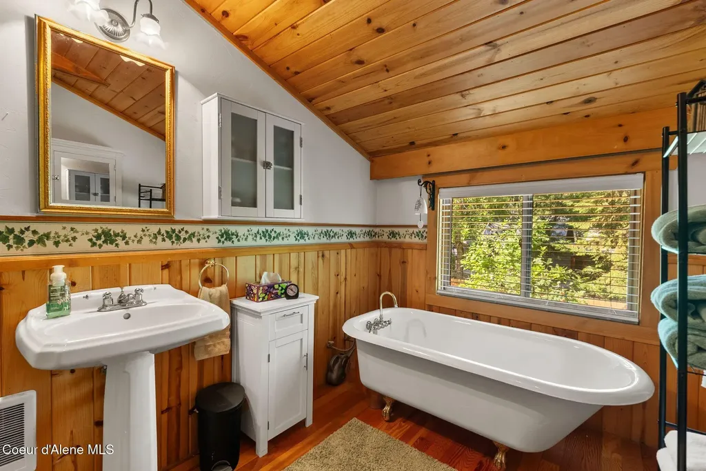 70 Hawkins Road Sagle ID 83860