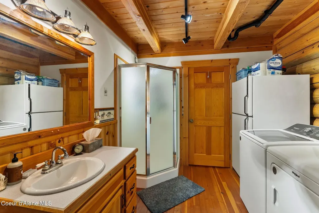70 Hawkins Road Sagle ID 83860
