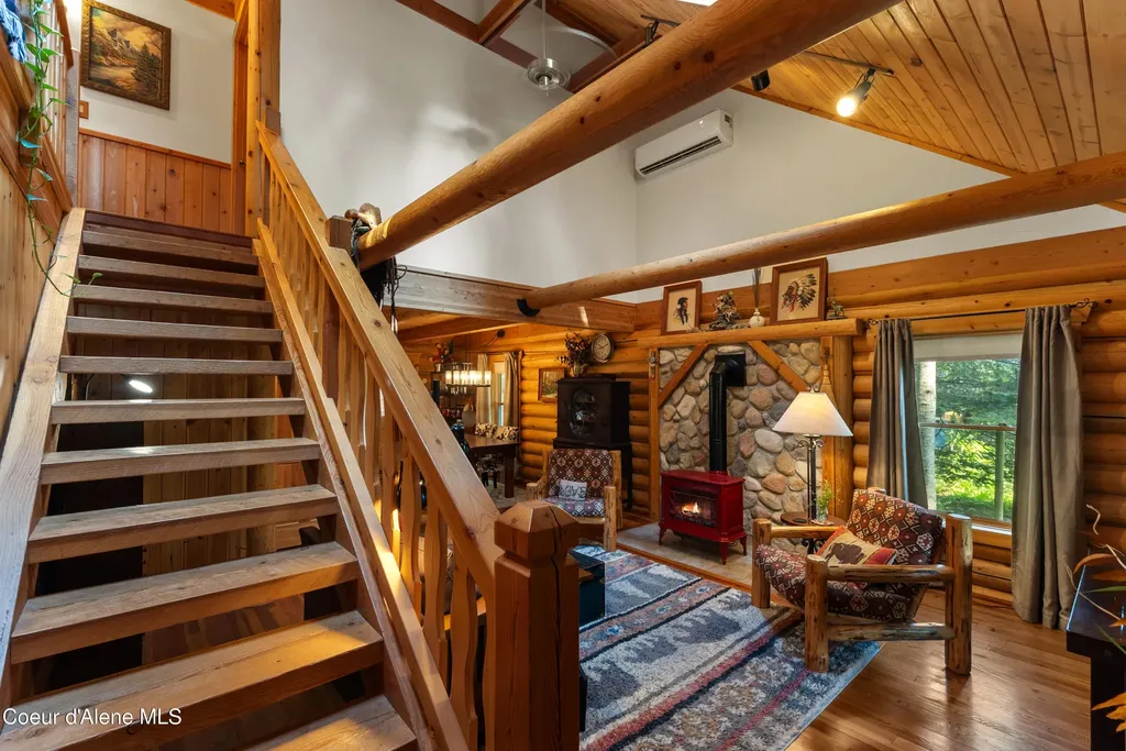 70 Hawkins Road Sagle ID 83860
