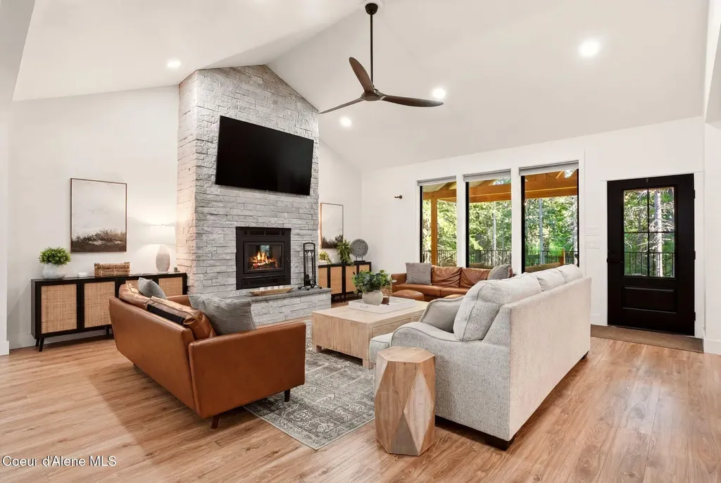 95 Klickitat Road Cocolalla ID 83813