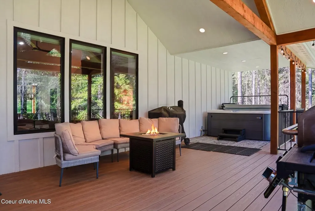 95 Klickitat Road Cocolalla ID 83813