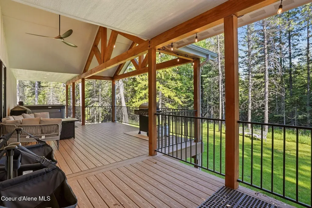 95 Klickitat Road Cocolalla ID 83813