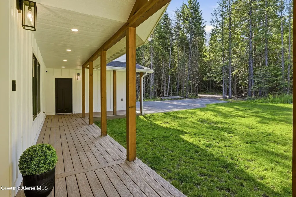 95 Klickitat Road Cocolalla ID 83813