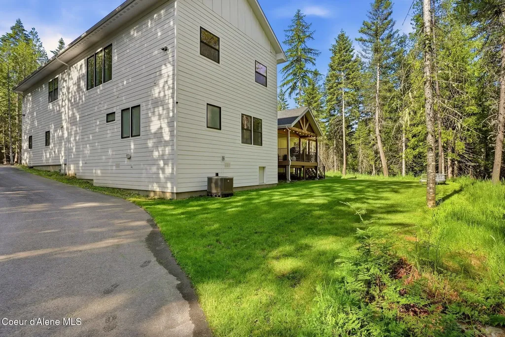 95 Klickitat Road Cocolalla ID 83813