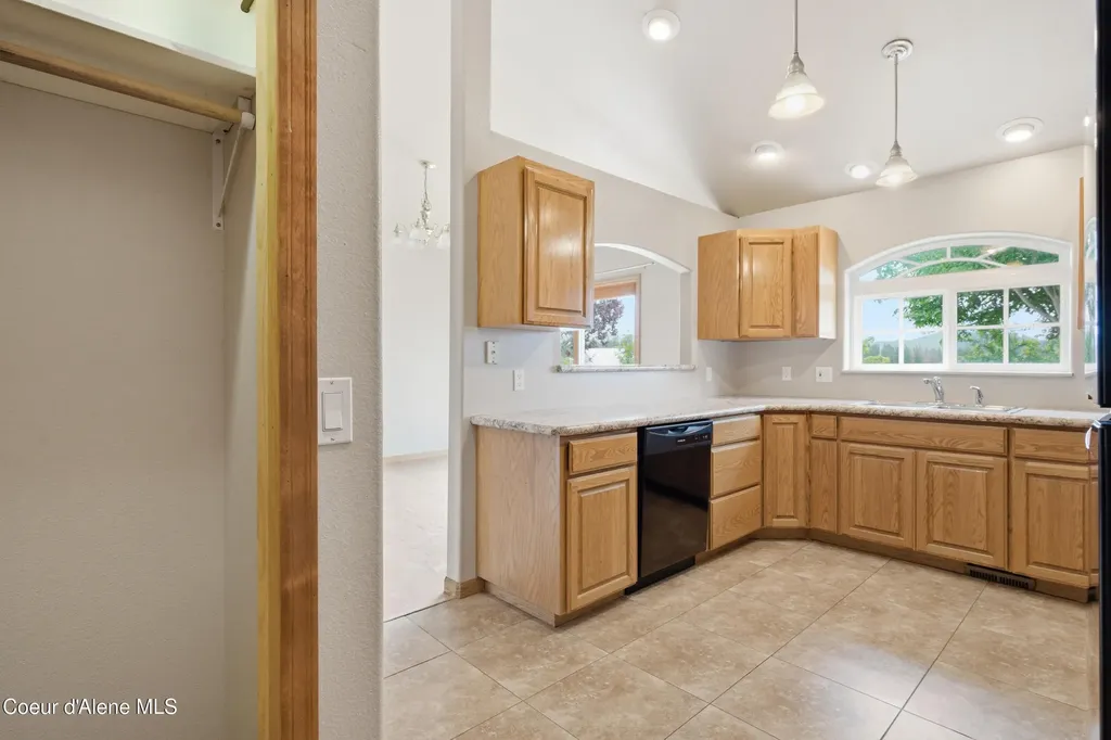 2232 E Shoshone Avenue Athol ID 83801