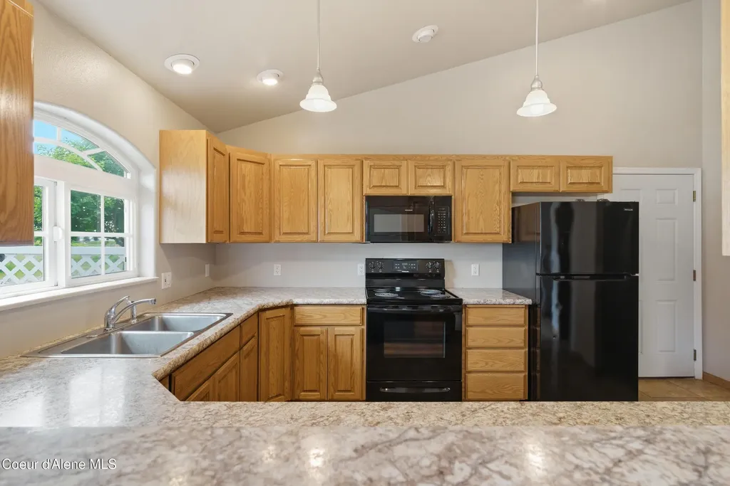 2232 E Shoshone Avenue Athol ID 83801