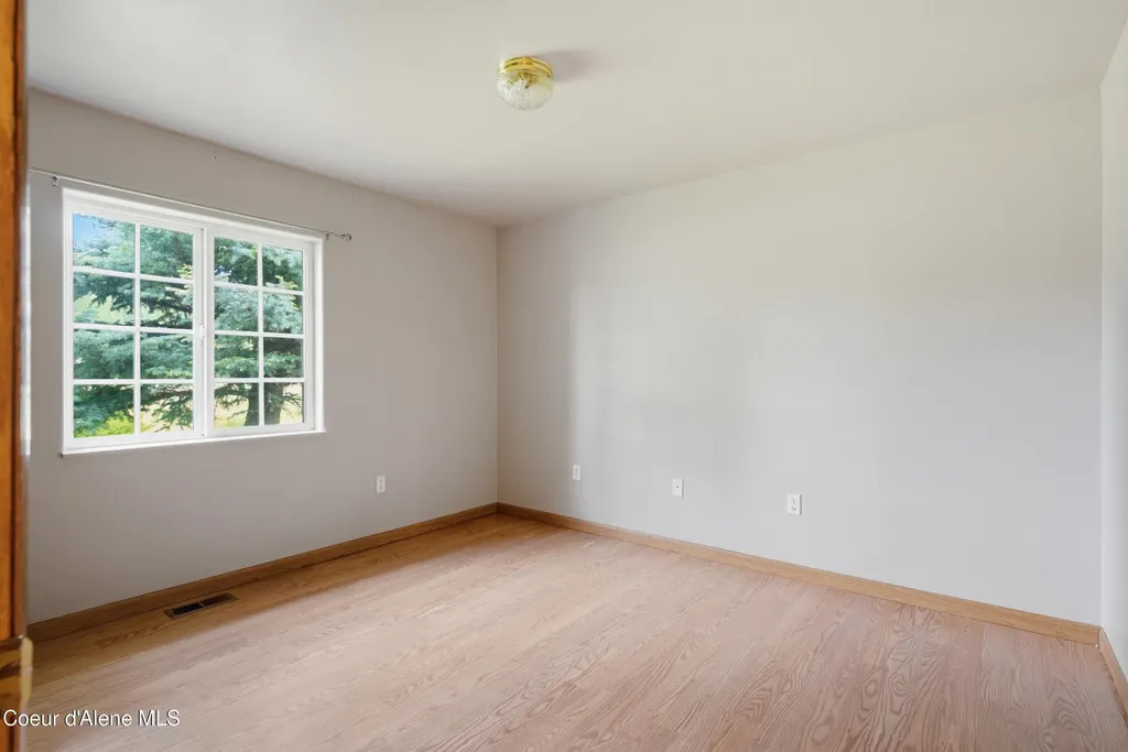 2232 E Shoshone Avenue Athol ID 83801