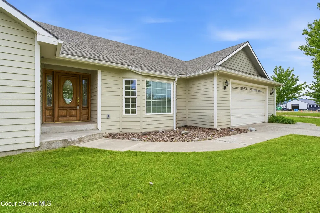 2232 E Shoshone Avenue Athol ID 83801