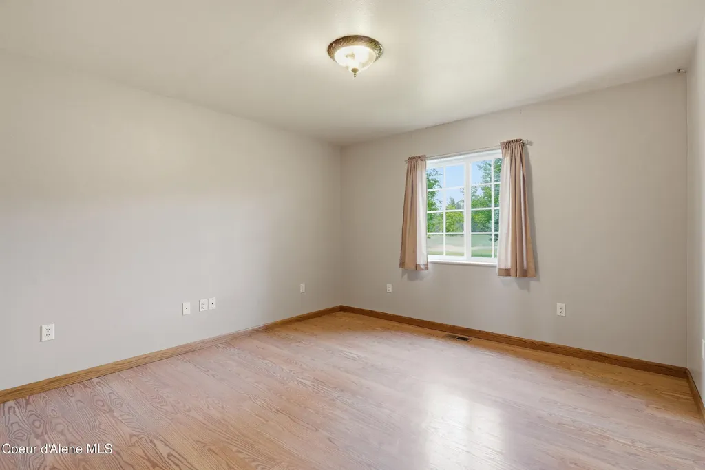 2232 E Shoshone Avenue Athol ID 83801