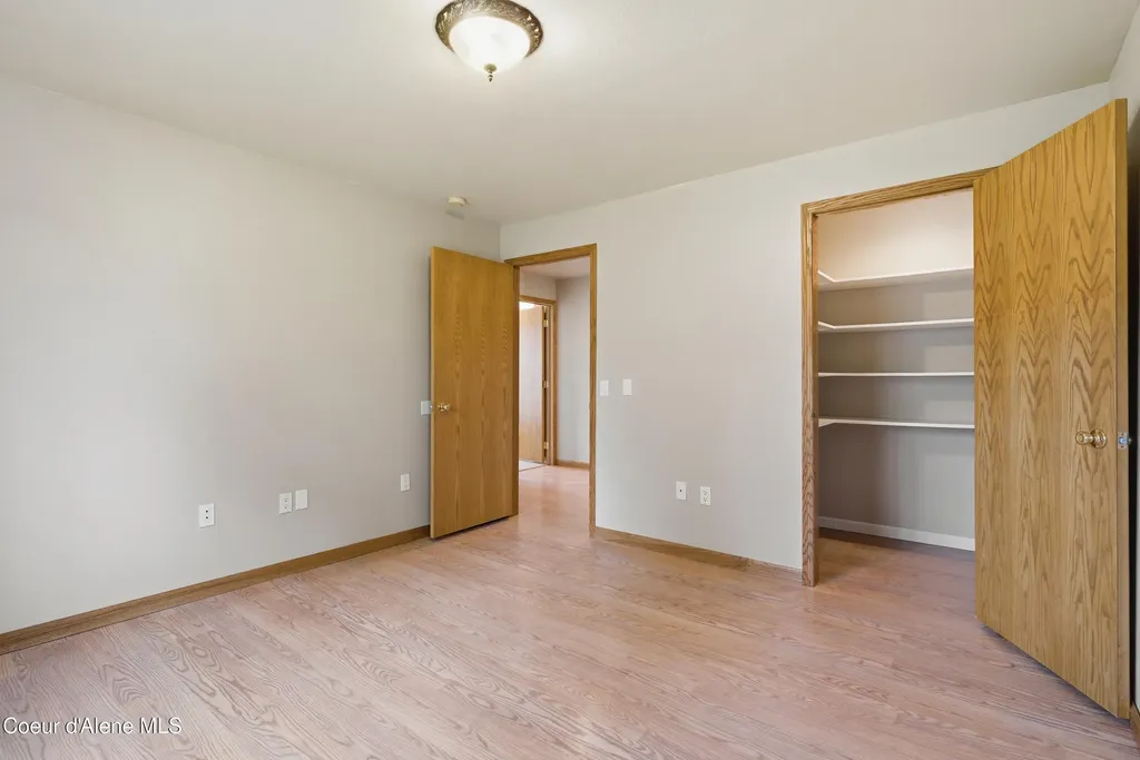 2232 E Shoshone Avenue Athol ID 83801