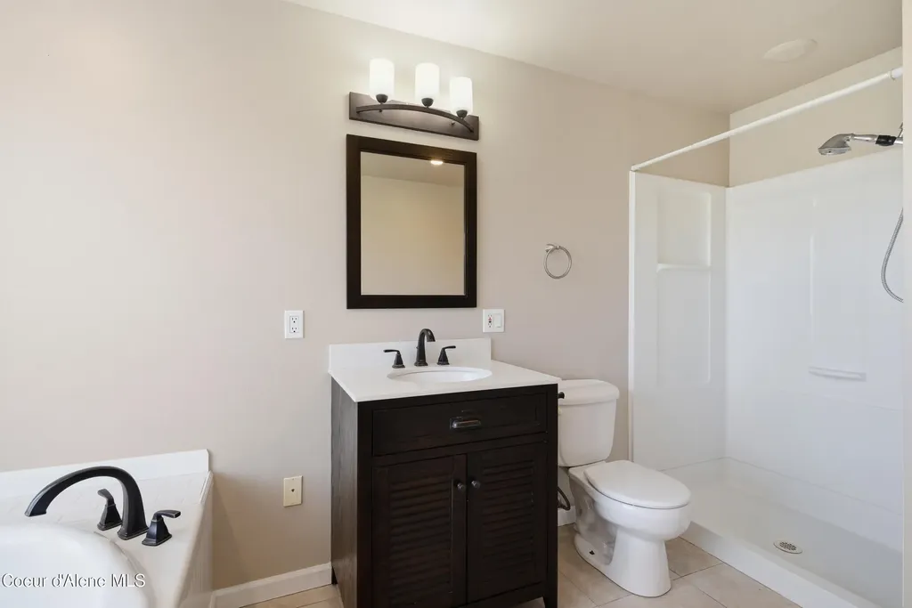 2232 E Shoshone Avenue Athol ID 83801