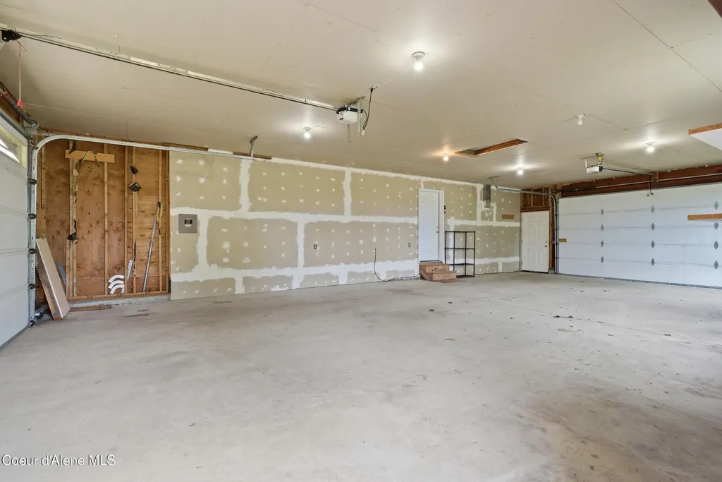 2232 E Shoshone Avenue Athol ID 83801