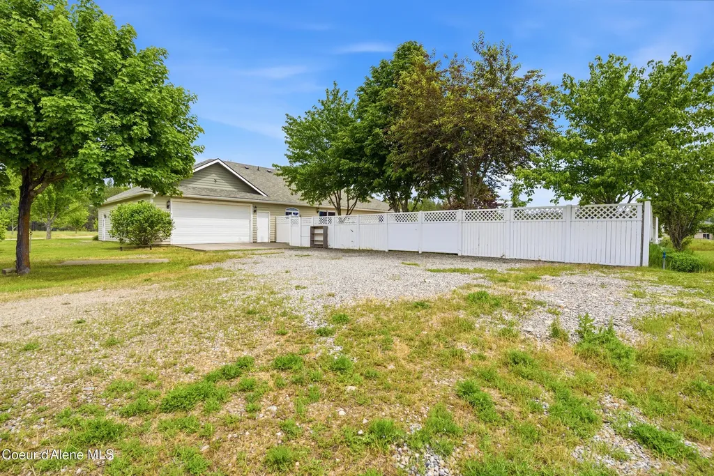 2232 E Shoshone Avenue Athol ID 83801