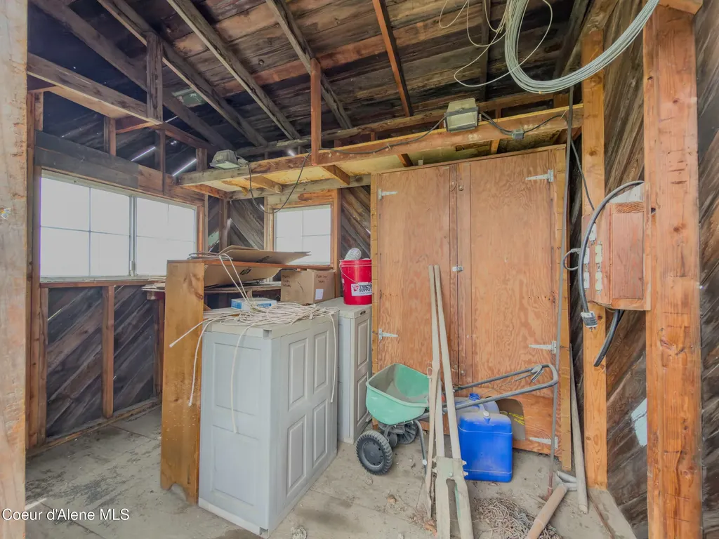 2232 E Shoshone Avenue Athol ID 83801