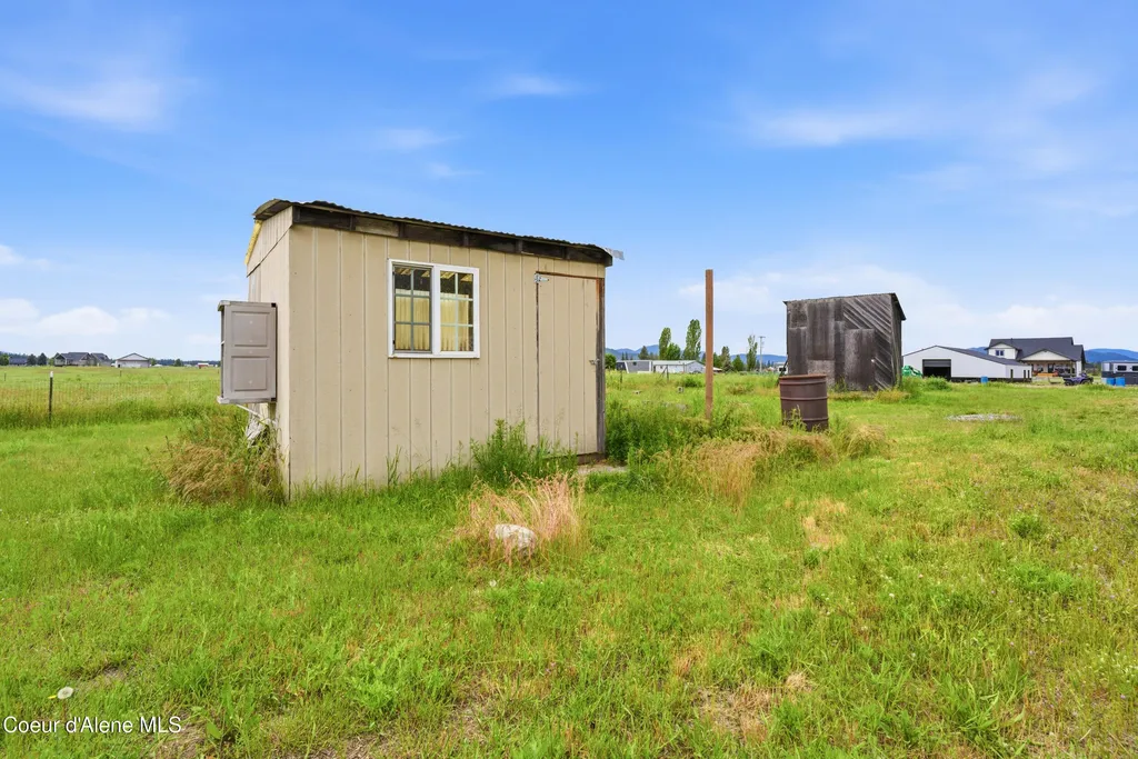 2232 E Shoshone Avenue Athol ID 83801
