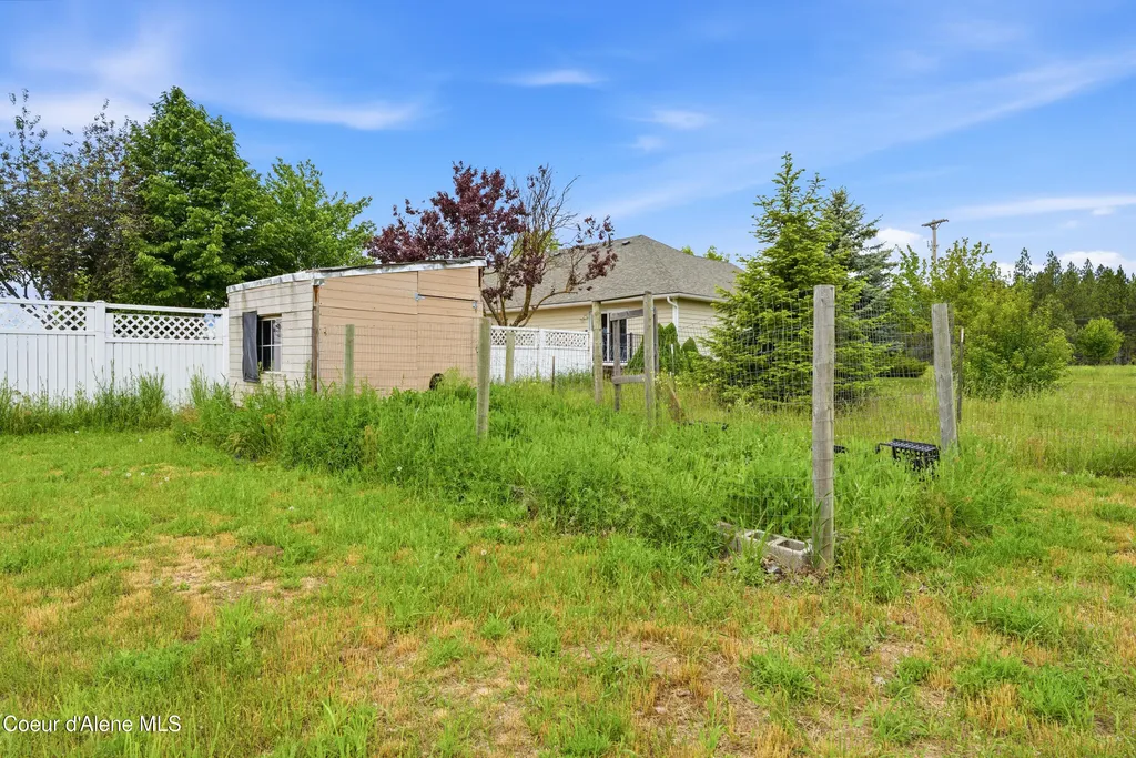 2232 E Shoshone Avenue Athol ID 83801