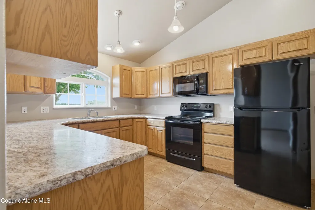 2232 E Shoshone Avenue Athol ID 83801
