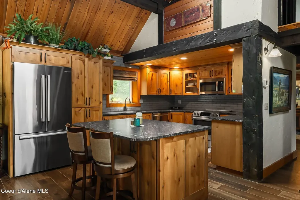 13962 Dufort Road Priest River ID 83856