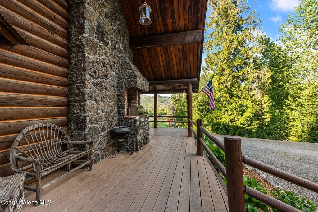 13962 Dufort Road Priest River ID 83856