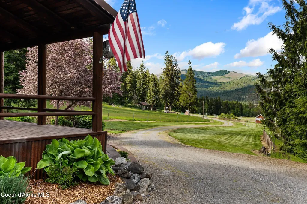 13962 Dufort Road Priest River ID 83856