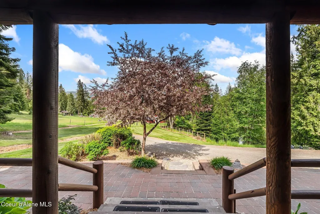 13962 Dufort Road Priest River ID 83856