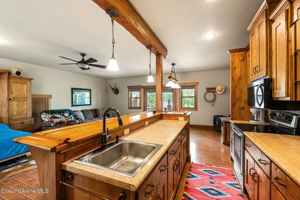 13962 Dufort Road Priest River ID 83856