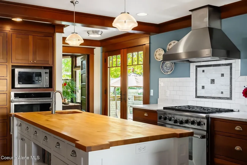 501 S Second Avenue Sandpoint ID 83864
