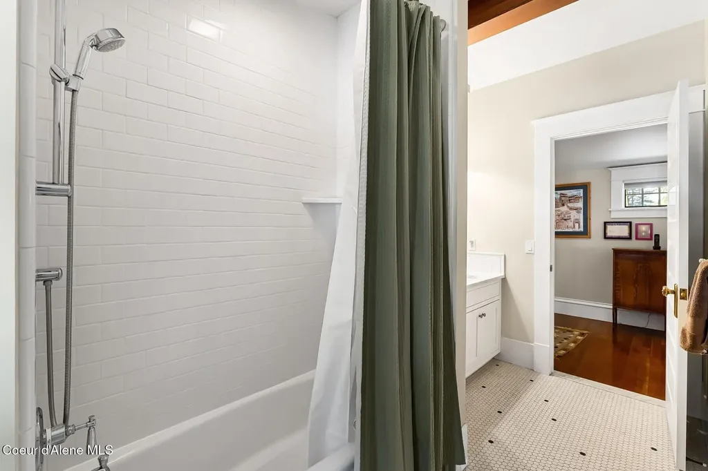 501 S Second Avenue Sandpoint ID 83864
