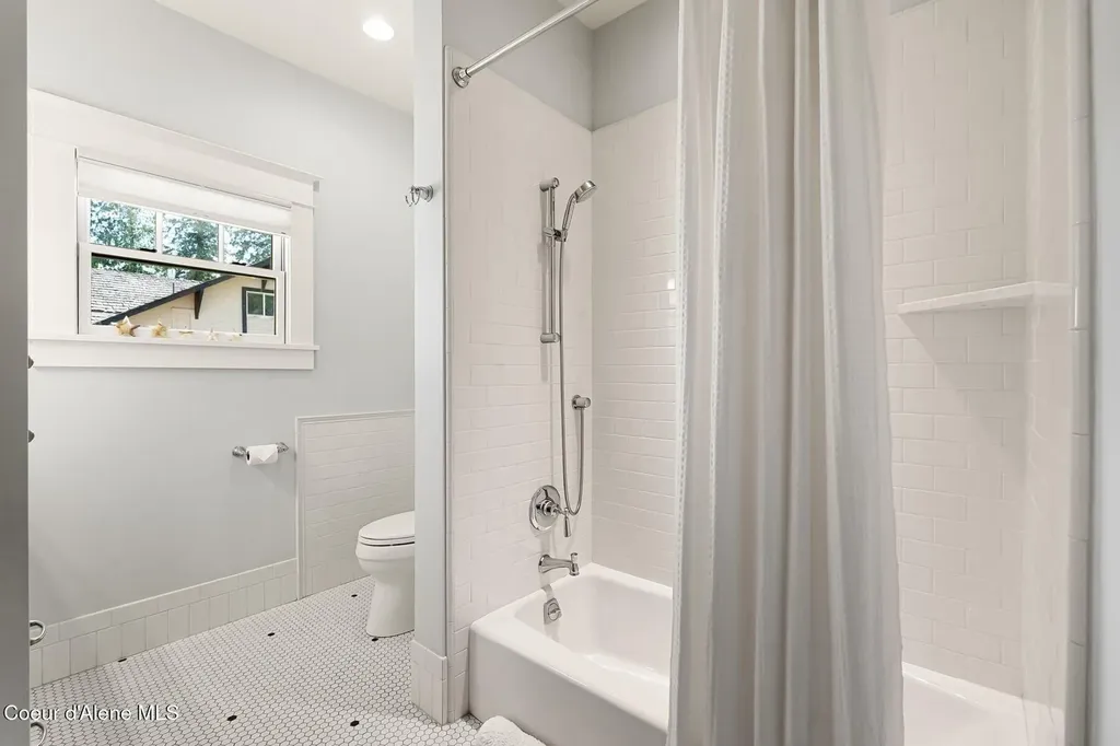 501 S Second Avenue Sandpoint ID 83864