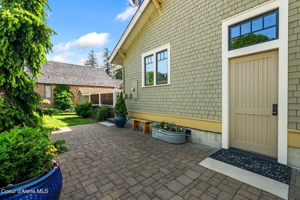 501 S Second Avenue Sandpoint ID 83864