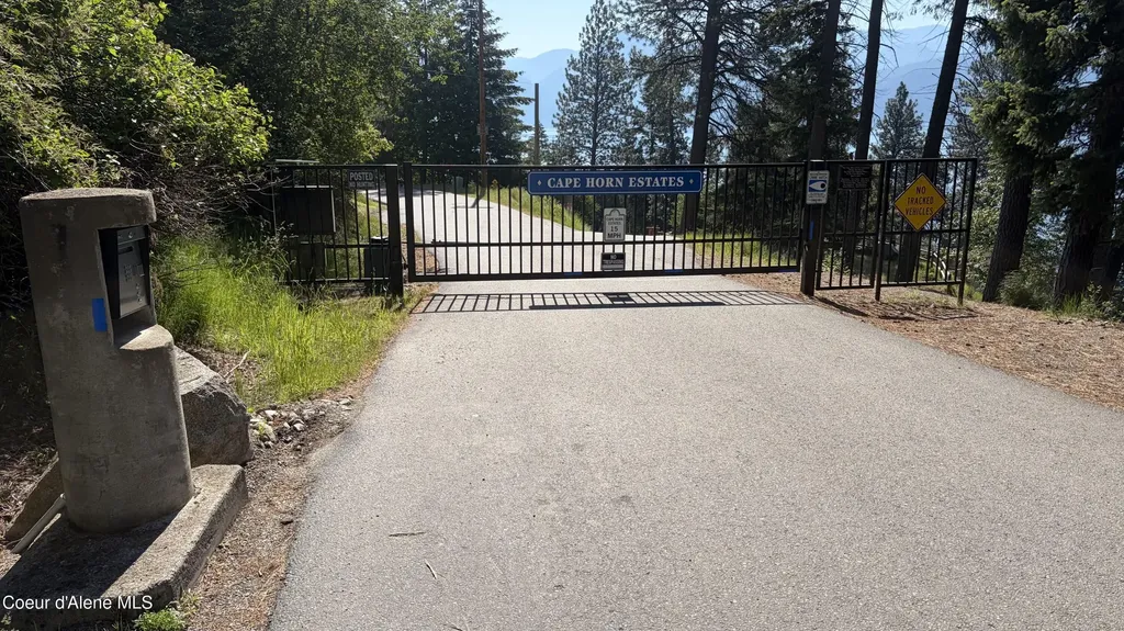461 Glacier Loop Bayview ID 83803