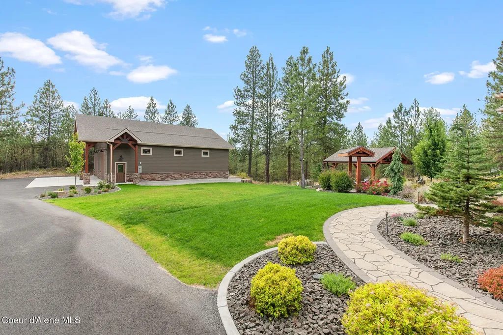 19673 W Treend Road Post Falls ID 83854