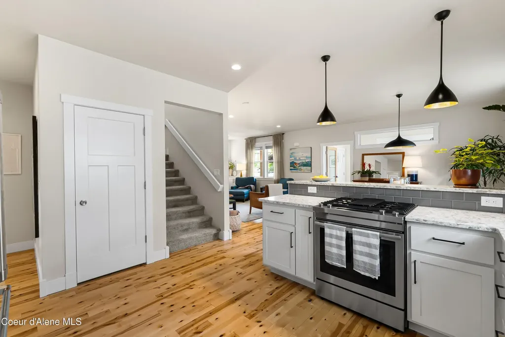 409 S Boyer Avenue Sandpoint ID 83864