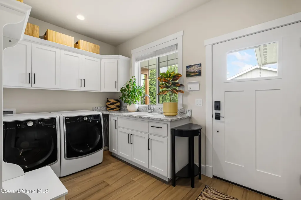 409 S Boyer Avenue Sandpoint ID 83864