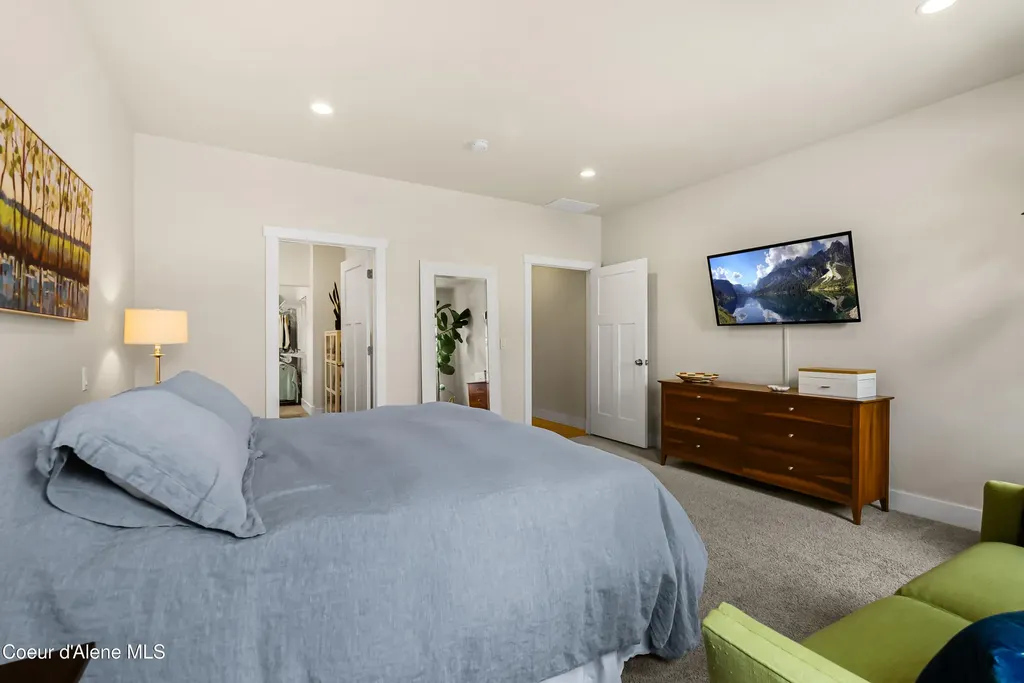409 S Boyer Avenue Sandpoint ID 83864
