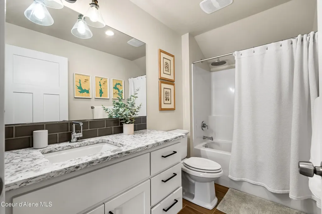 409 S Boyer Avenue Sandpoint ID 83864