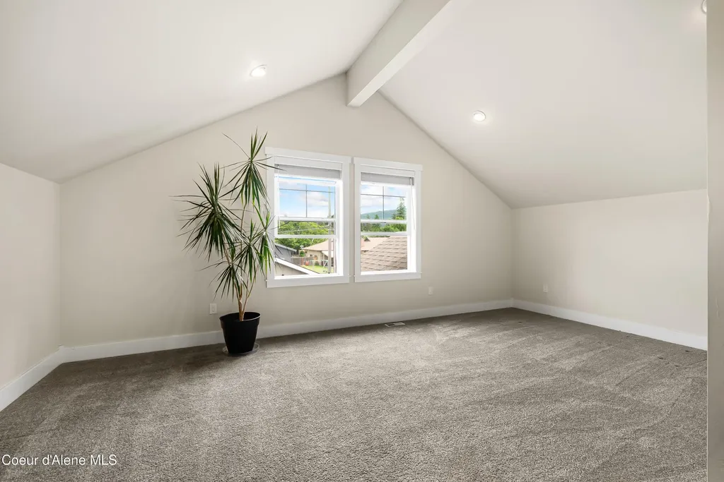 409 S Boyer Avenue Sandpoint ID 83864