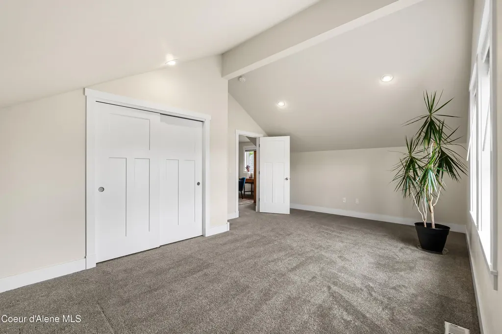 409 S Boyer Avenue Sandpoint ID 83864
