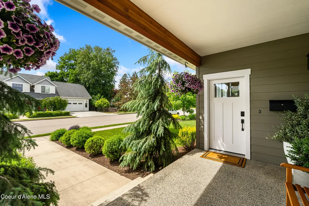 409 S Boyer Avenue Sandpoint ID 83864