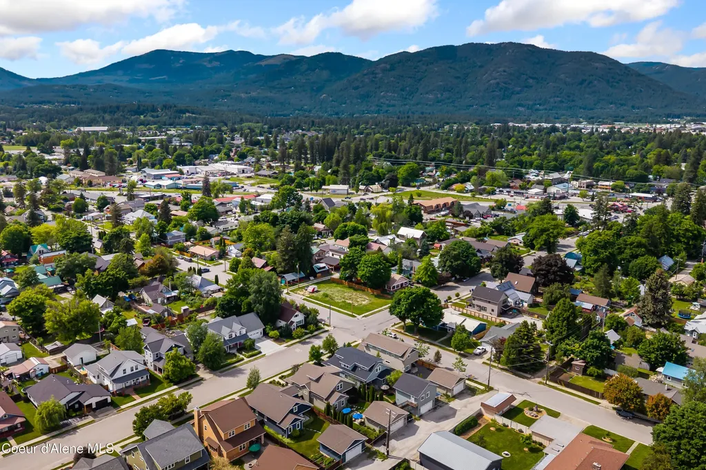409 S Boyer Avenue Sandpoint ID 83864