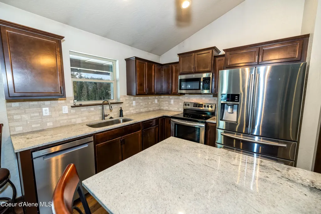 586 Fairway Drive Priest Lake ID 83856