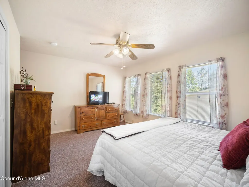 26370 S Hinds Drive St. Maries ID 83861