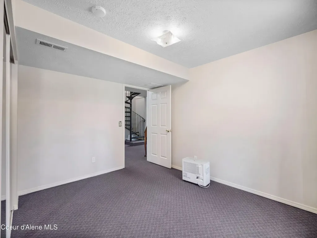 26370 S Hinds Drive St. Maries ID 83861