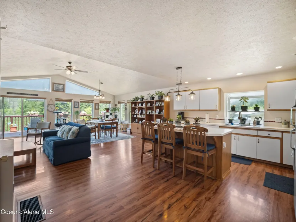 26370 S Hinds Drive St. Maries ID 83861