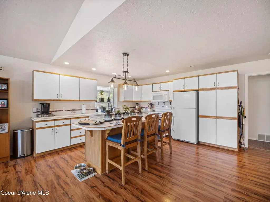 26370 S Hinds Drive St. Maries ID 83861